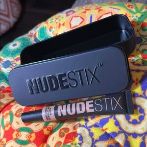 NUDESTIX Nude 5 concealer